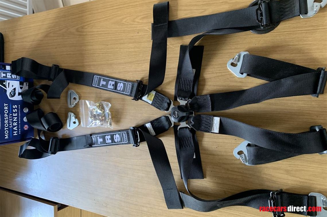 Racecarsdirect.com - TRS GT / Saloon 6 point FIA race harness to 12/2026