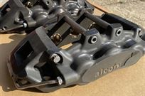 alcon-pair-of-six-piston-front-calipers-car89
