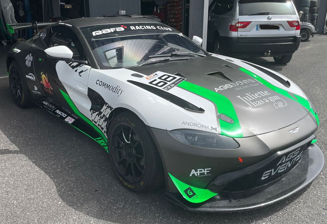 Racecarsdirect.com - Aston Martin Vantage GT4