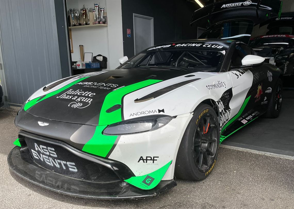Racecarsdirect.com - Aston Martin Vantage GT4