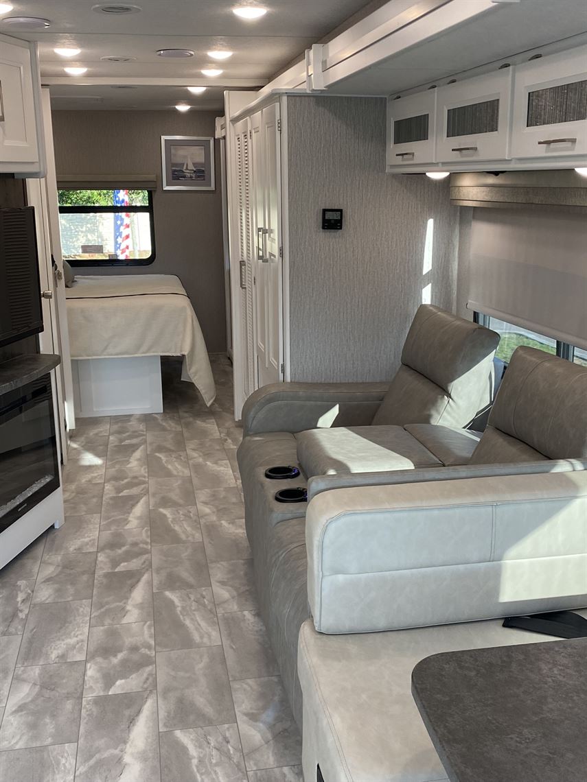 coachmen-encore-325ss