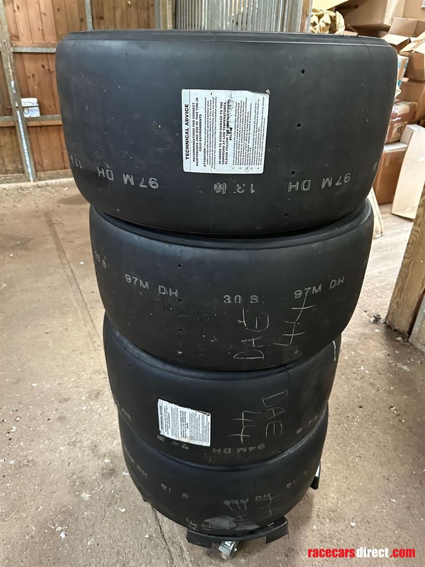 set-of-unused-pirelli-dh-compound-18-gt-car-s