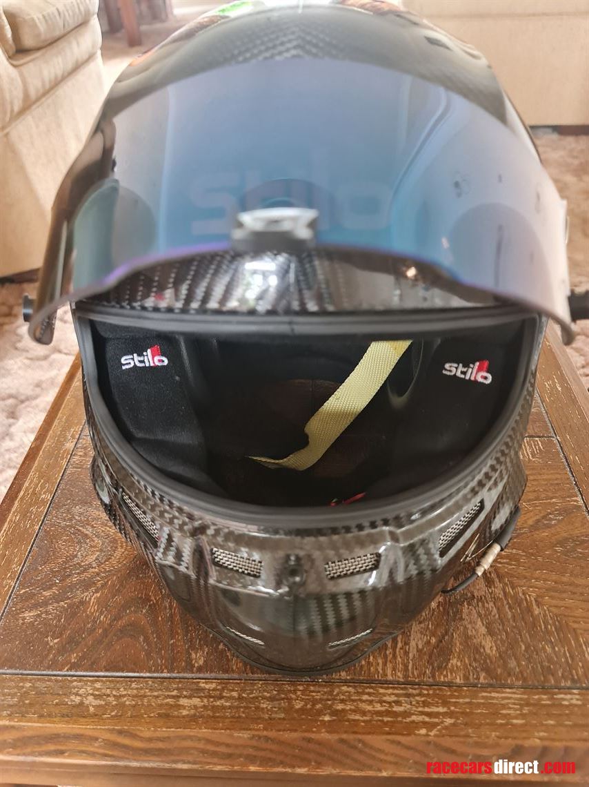 stilo-motorsport-st5-f-carbon-helmet-with-fhr