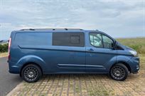 transit-custom-lwb-overnight-race-van-convers