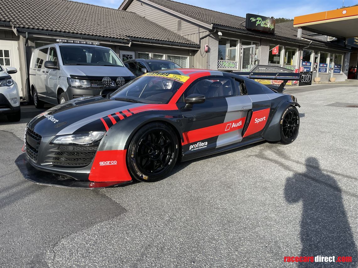Racecarsdirect.com - Audi R8 Racecar