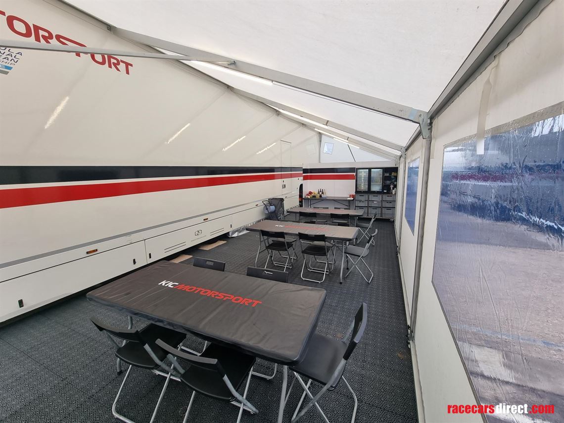 2017-racetrailer-with-2-awnings-and-a-floor