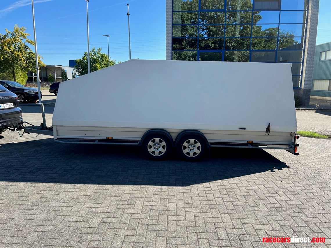 closed-double-axle-racecar-trailer