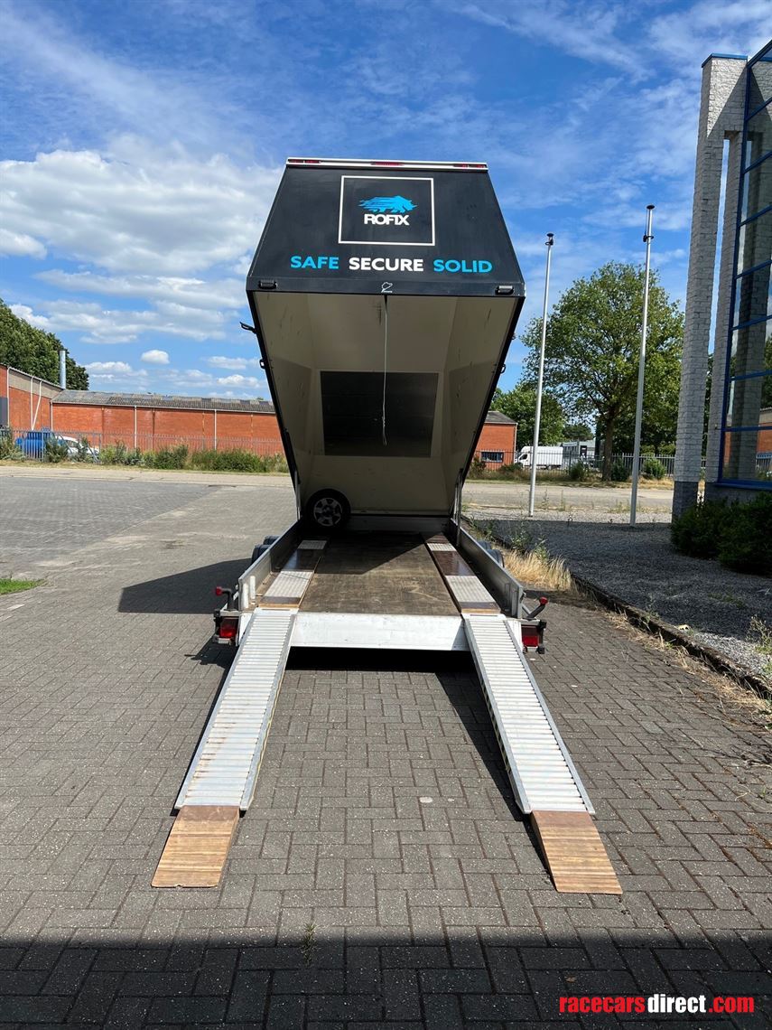 closed-double-axle-racecar-trailer