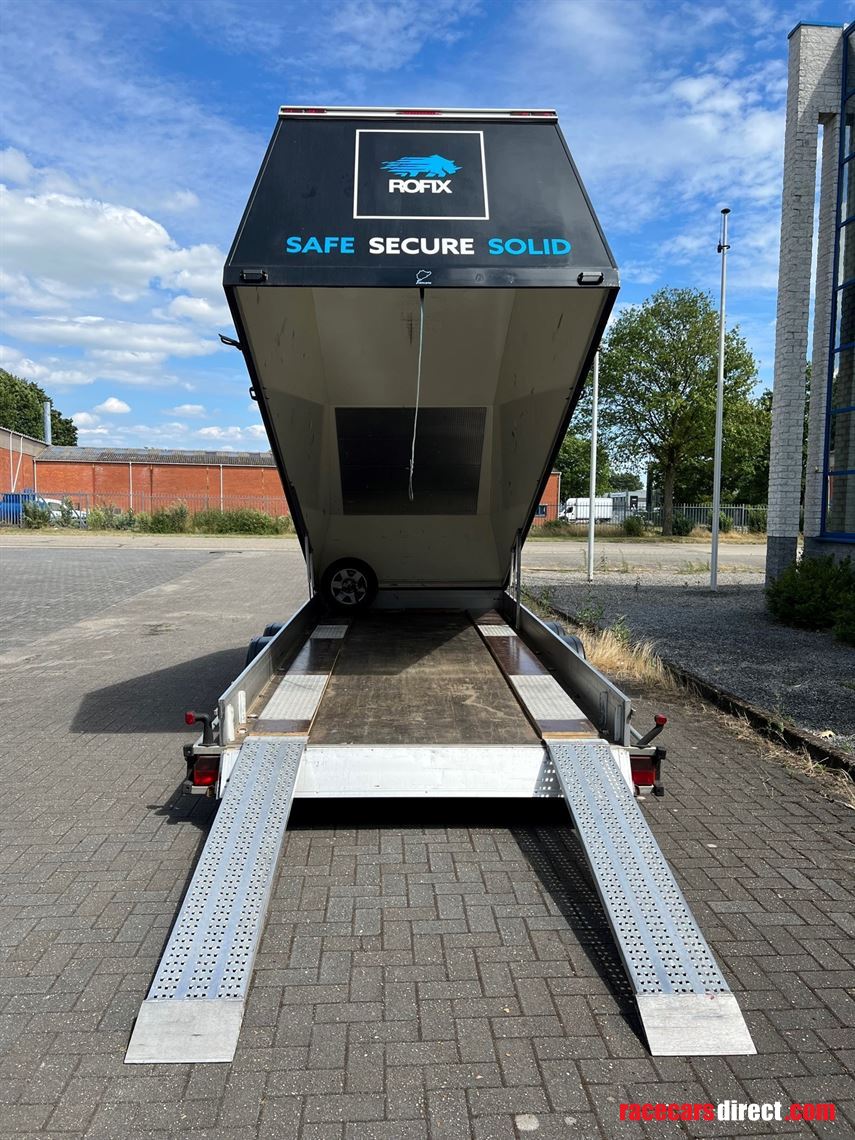 closed-double-axle-racecar-trailer