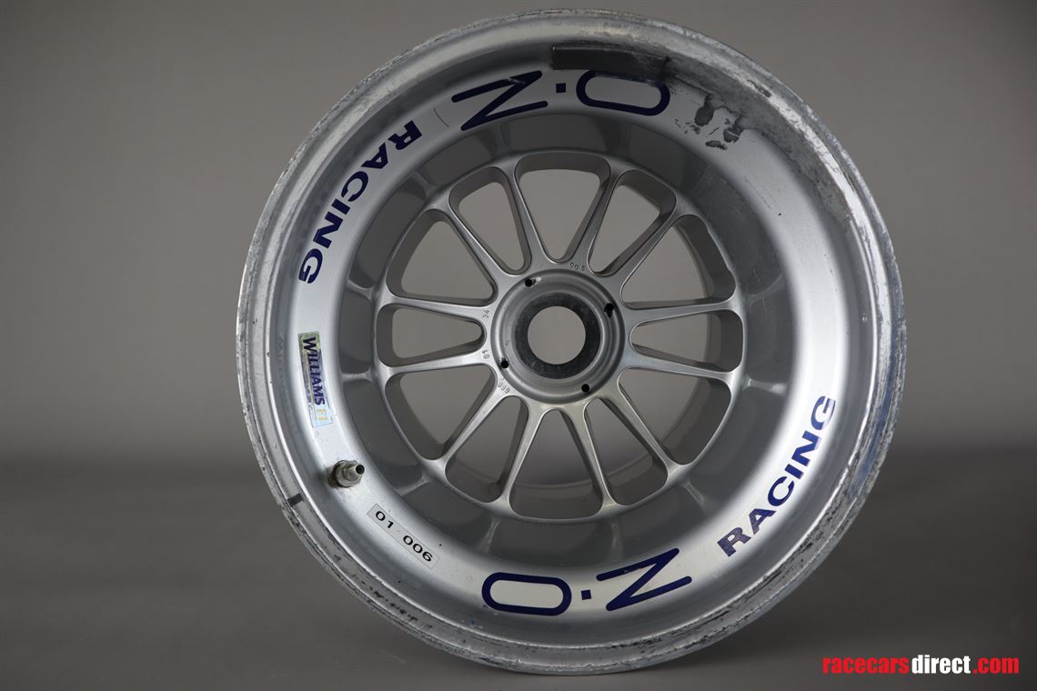 williams-bmw-fw23-wheel