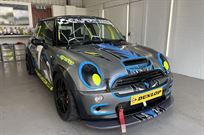 mini-cooper-s-with-huge-spec