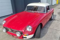 beautiful-mgb-with-conversion-for-track-days