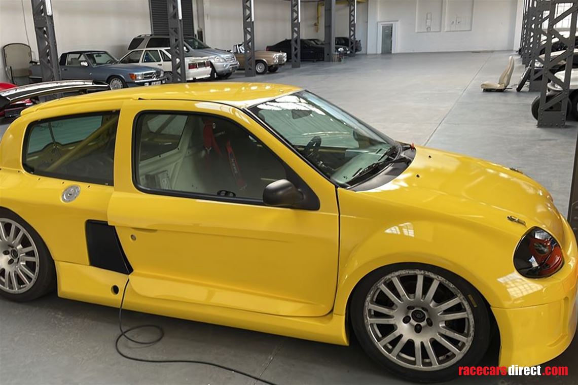 renault-clio-v6-trophy