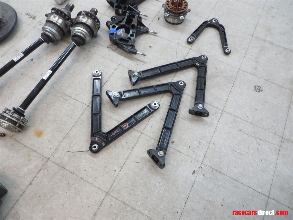 lamborghini-hurcan-gt3-evo-non-evo-parts