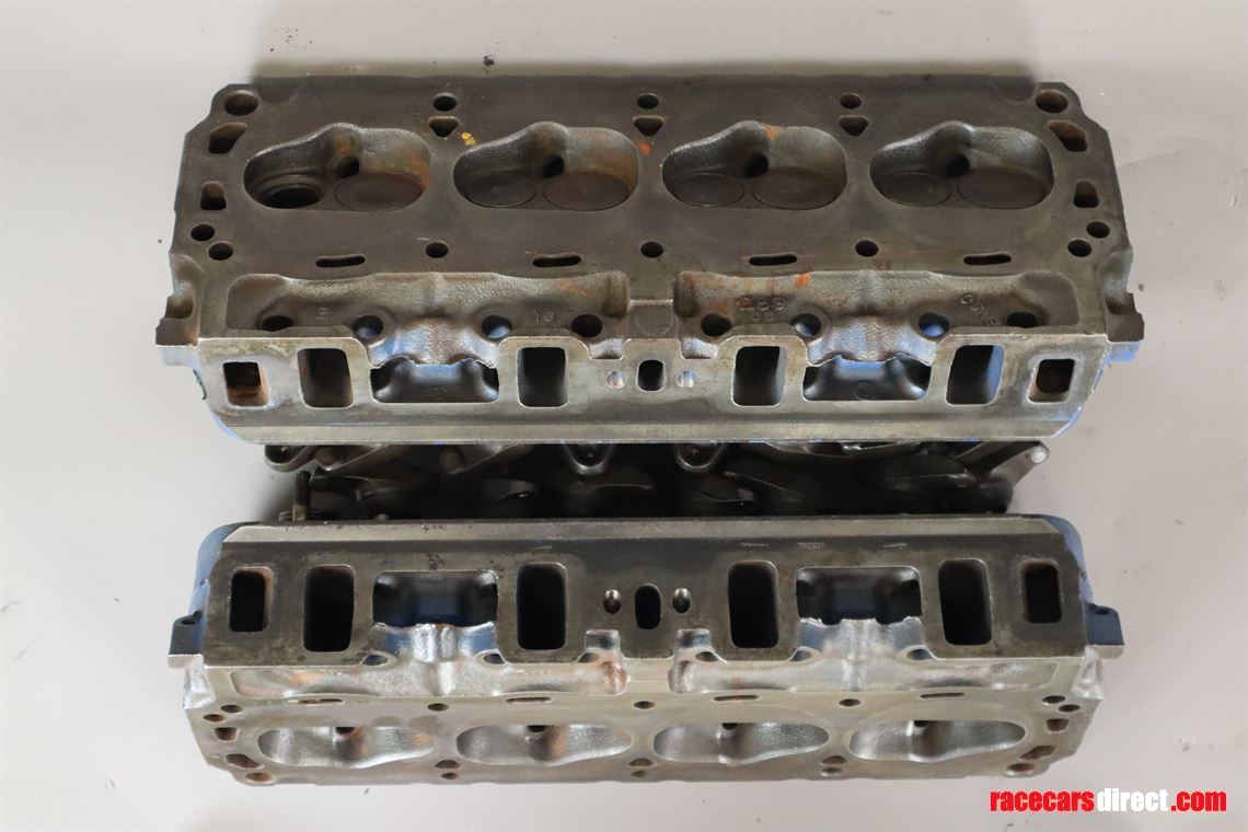 ac-cobra-type289-cylinder-heads-with-valves-a