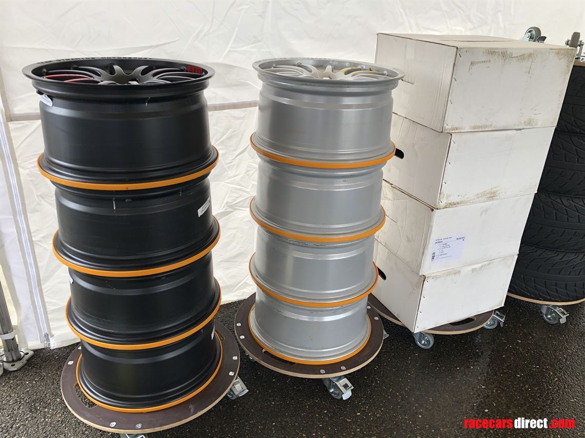 wheel-tire-trolley-for-comfortable-transport