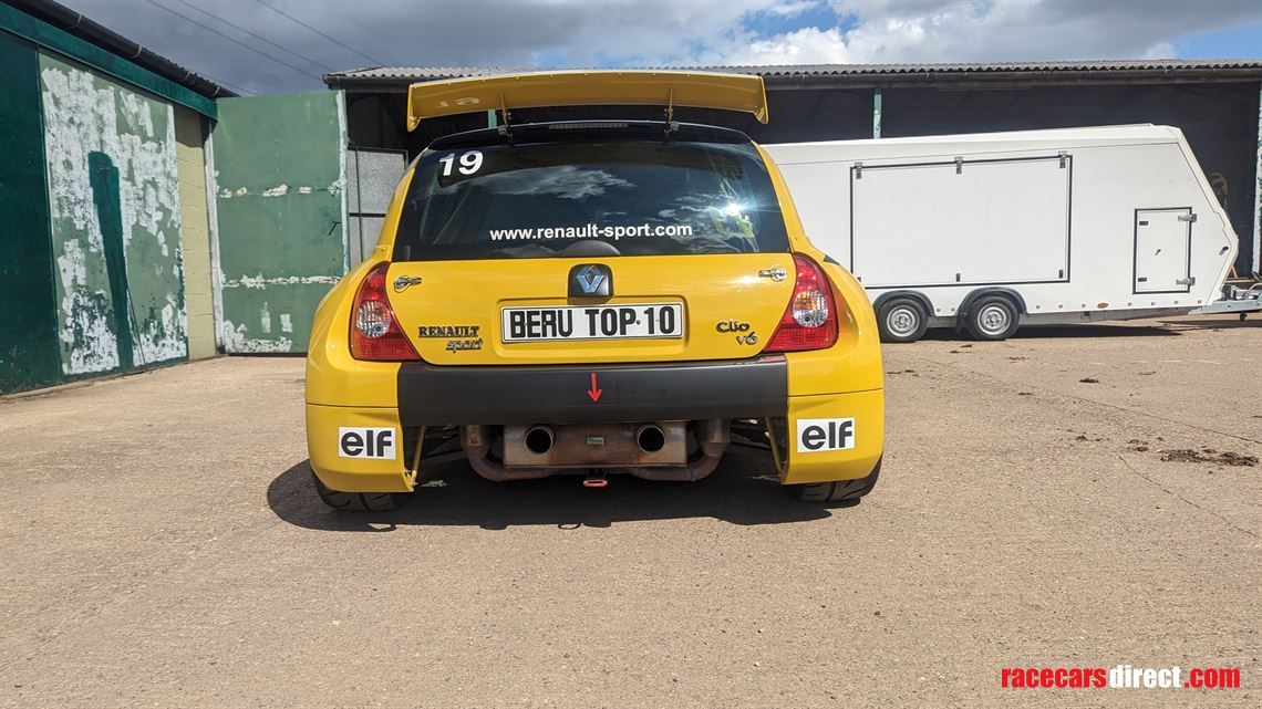 renault-clio-v6-trophy