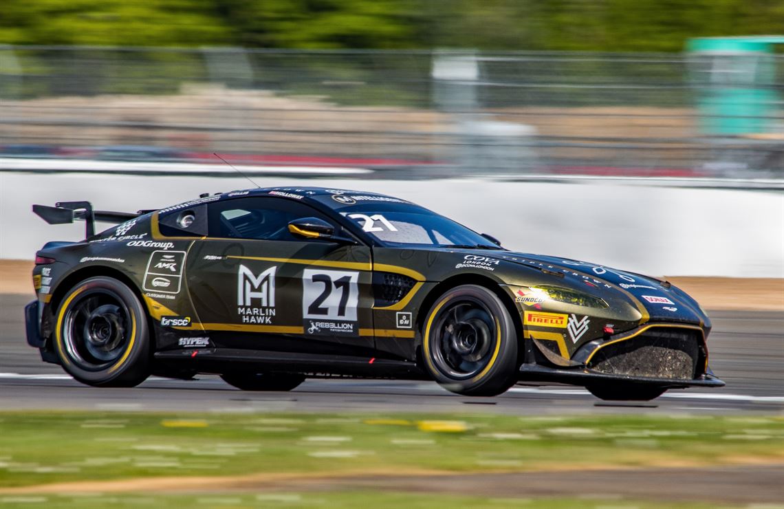 aston-martin-gt4