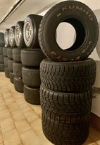 13in-oz-racing-magnesium-rims-tires