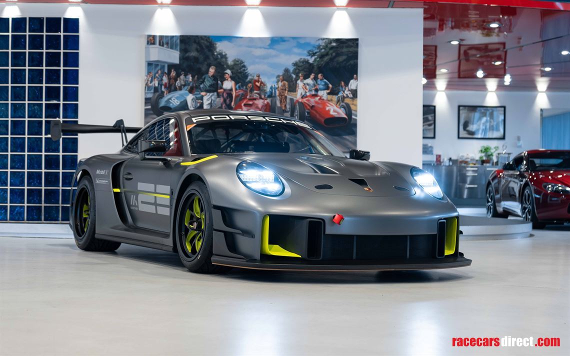 porsche-911-gt2-rs-clubsport-25-manthey