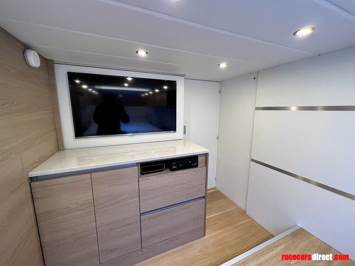 Racecarsdirect.com - STX Motorhome with 2 Pop Outs and Garage