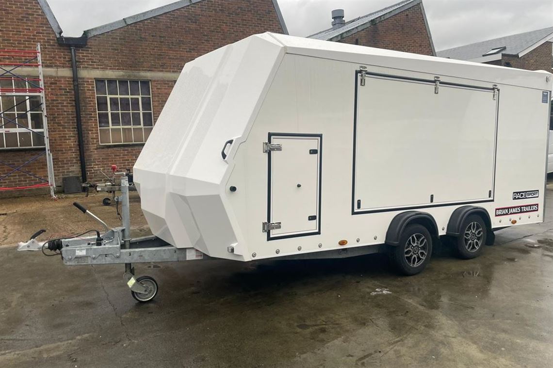 brian-james-trailer-enclosed-45m-x-20m-bed