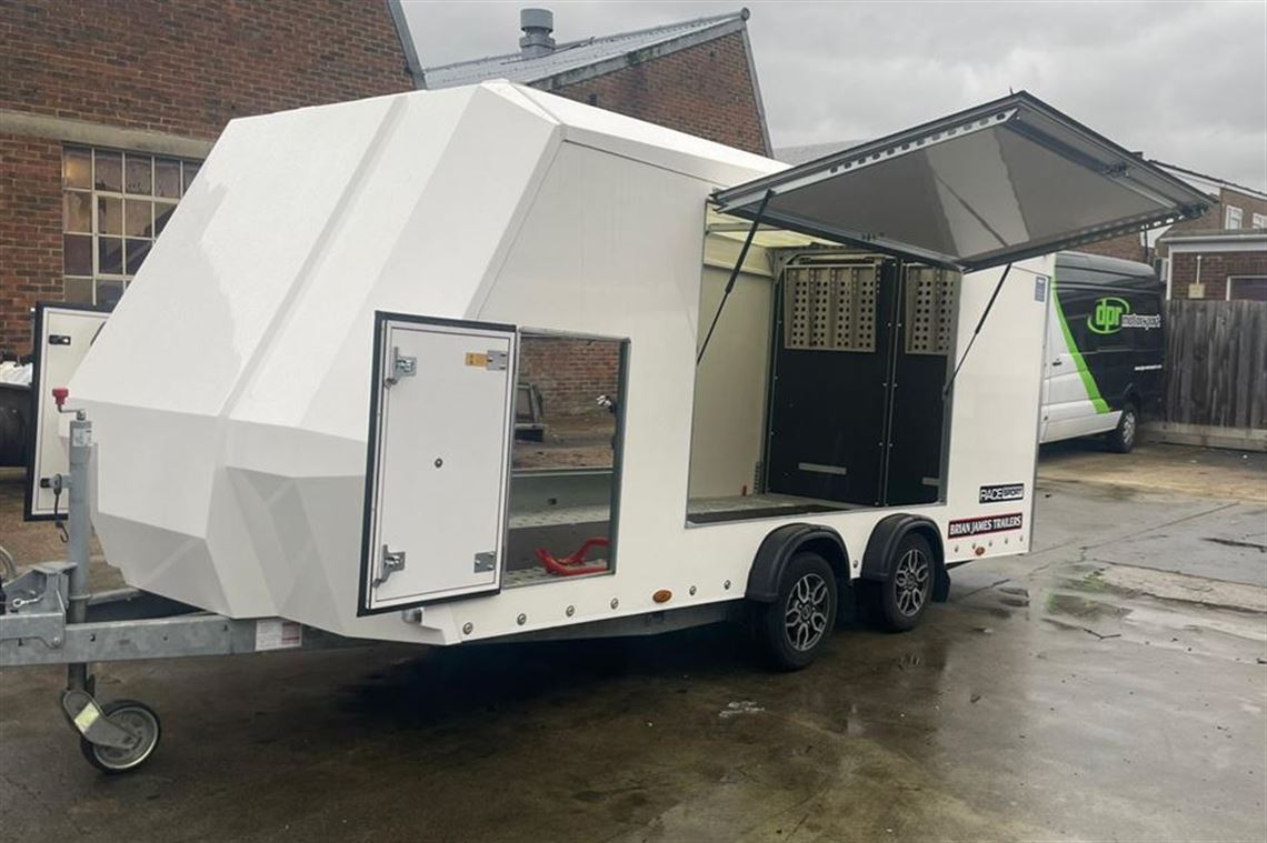 brian-james-trailer-enclosed-45m-x-20m-bed