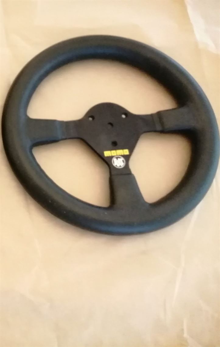 steering-wheel-momo-ralt-f2