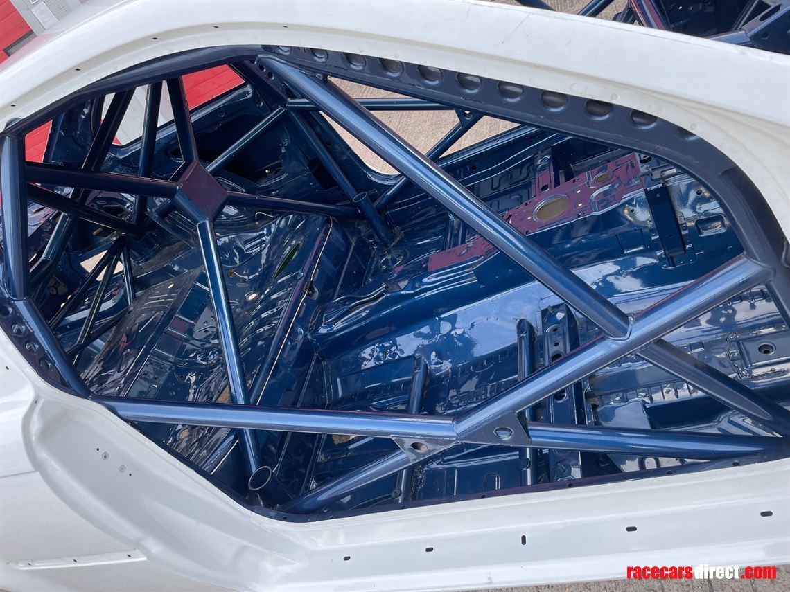 Racecarsdirect.com - BMW E46 M3 caged shell