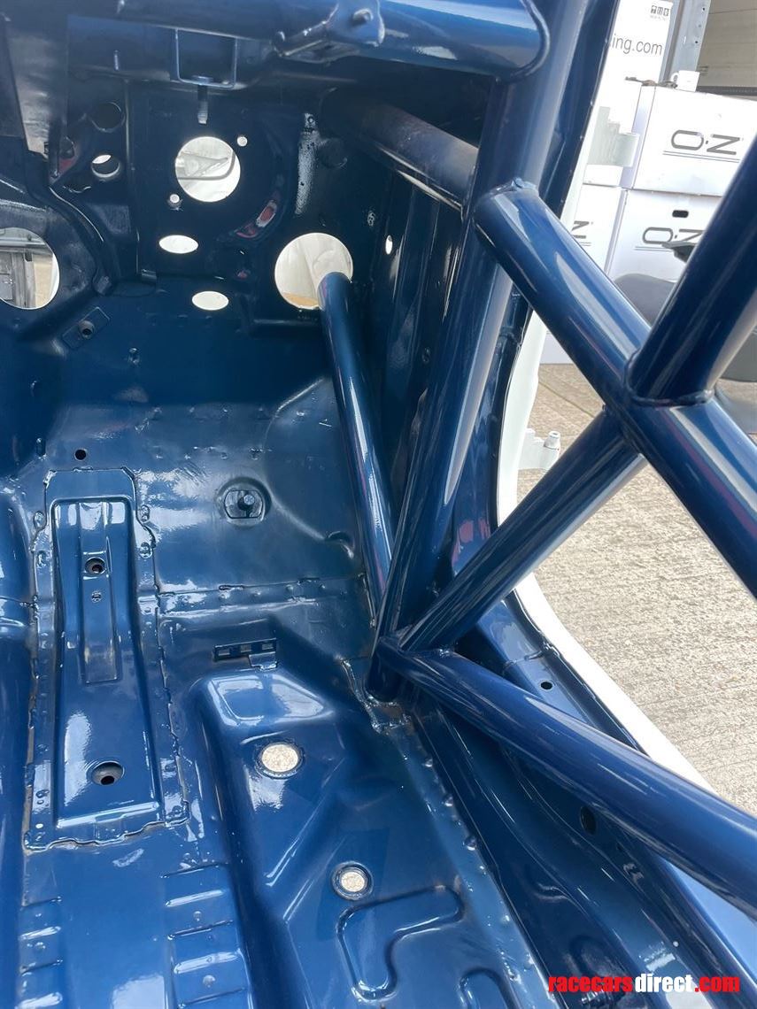 Racecarsdirect.com - BMW E46 M3 caged shell