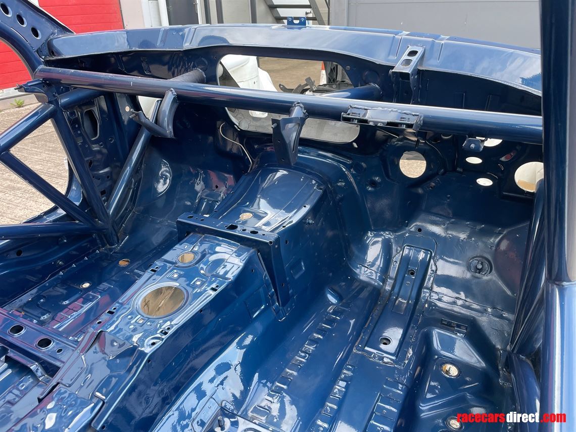 Racecarsdirect.com - BMW E46 M3 caged shell