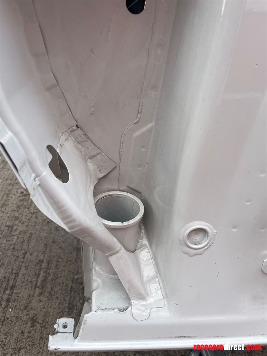 Racecarsdirect.com - BMW E46 M3 caged shell