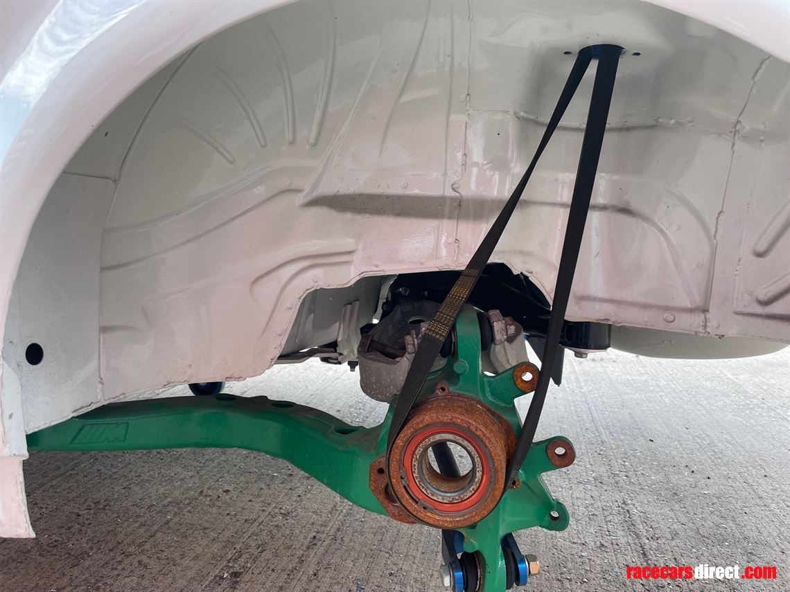 Racecarsdirect.com - BMW E46 M3 caged shell