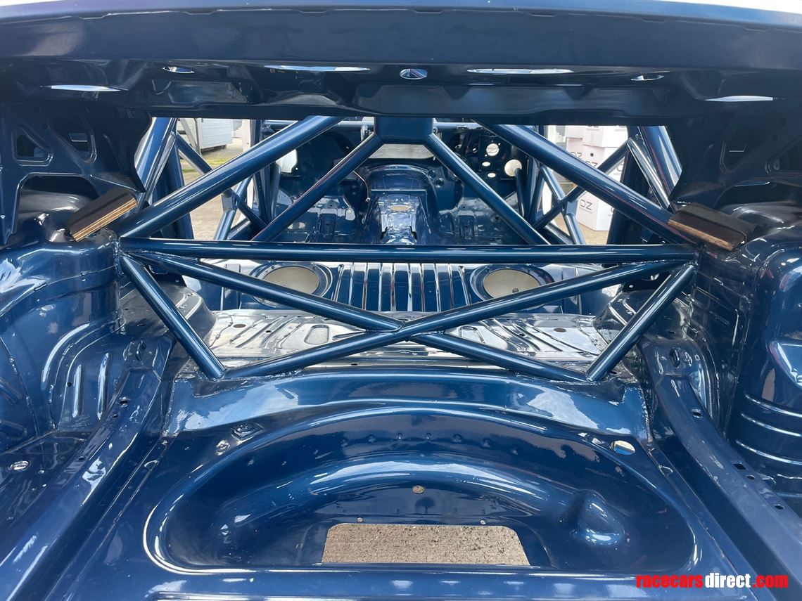 Racecarsdirect.com - BMW E46 M3 caged shell