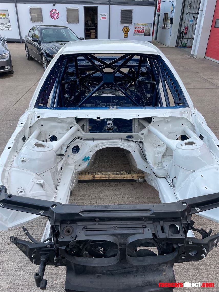 Racecarsdirect.com - BMW E46 M3 caged shell