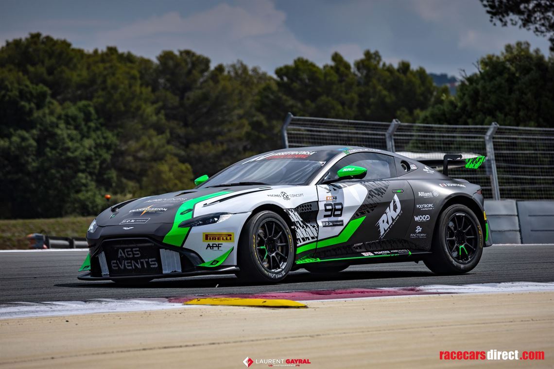 Racecarsdirect.com - Aston Martin Vantage GT4