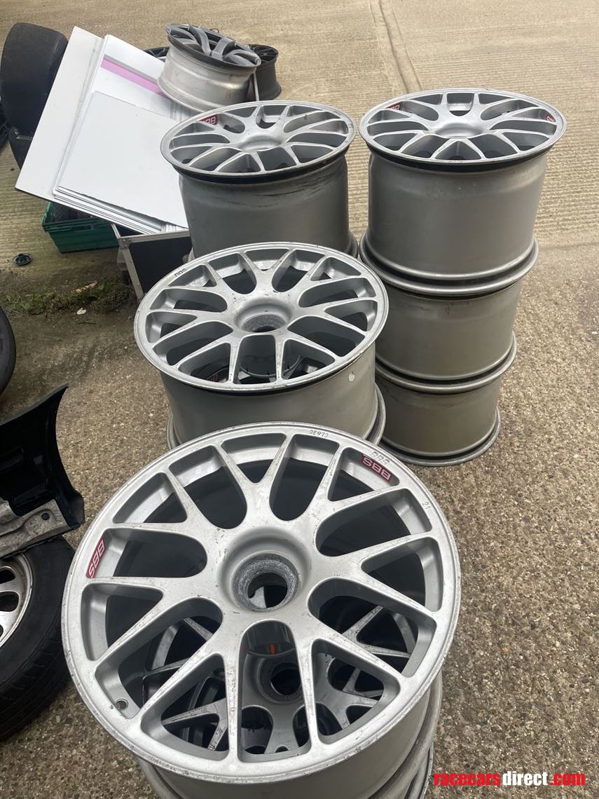 lola-b0746-wheels-x12