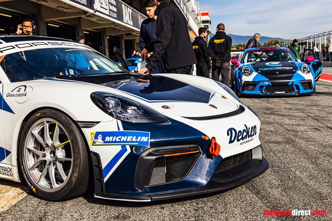 Racecarsdirect.com - Porsche 718 GT4 Clubsport
