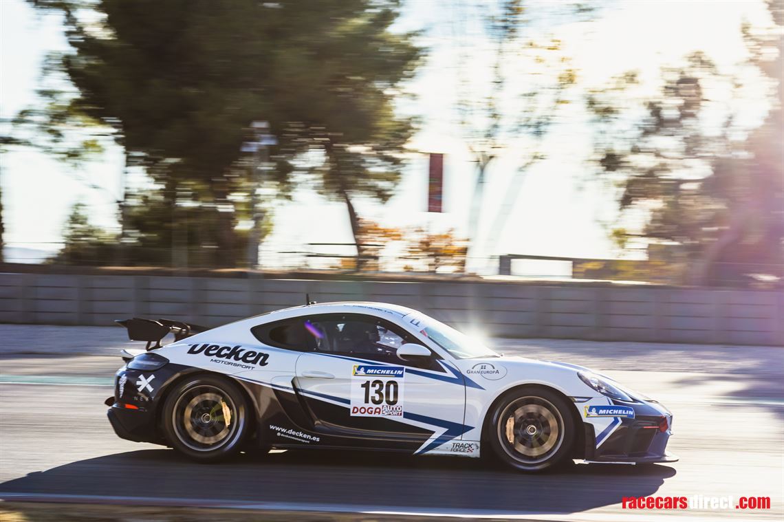 Racecarsdirect.com - Porsche 718 GT4 Clubsport