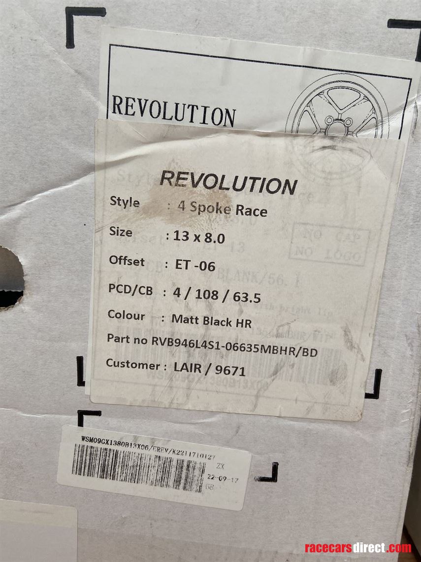 4x-revolution-4-spoke-race-new-13x8-and-13x10