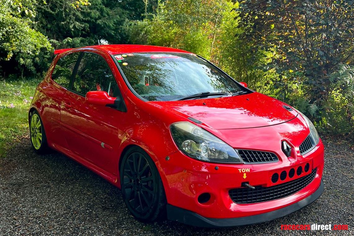 uk-registered-renault-clio-197-with-megane-rs