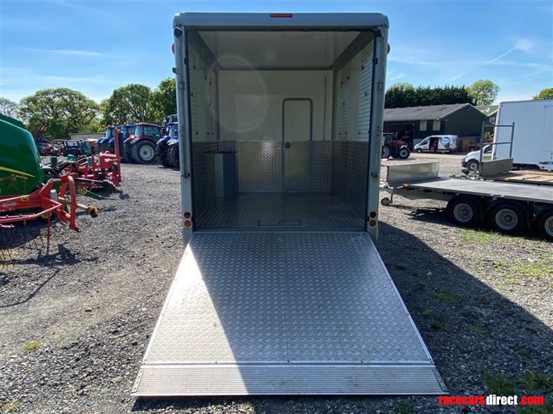 ifor-williams-biab-livingtrailer-with-living