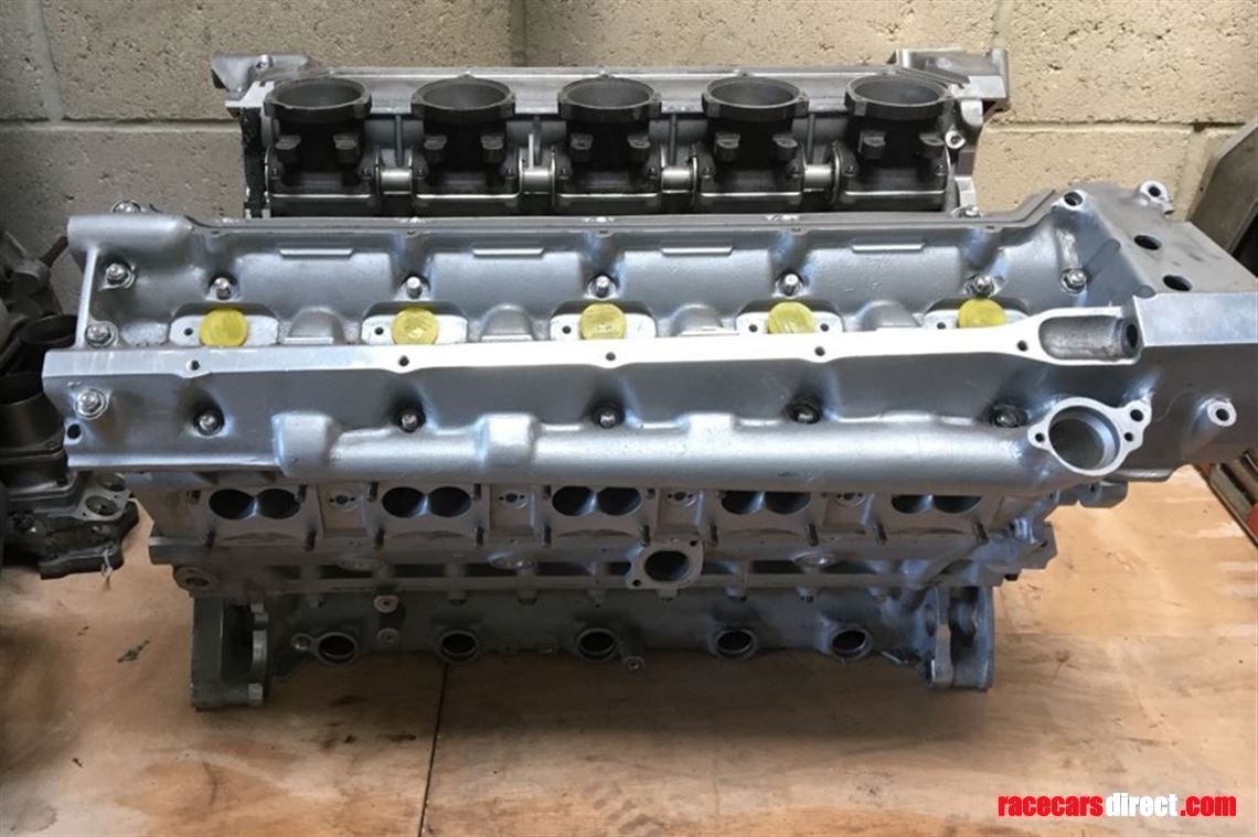 Racecarsdirect.com - TWR V10 F1 show engine