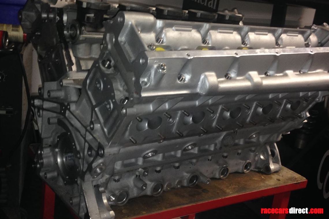 Racecarsdirect.com - TWR V10 F1 show engine