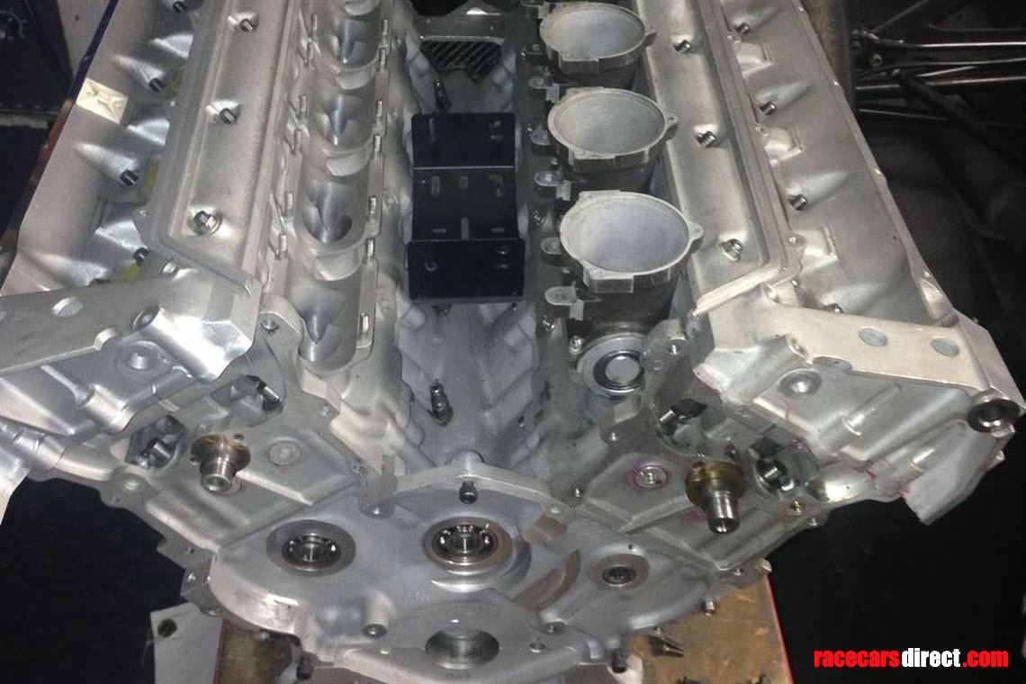 Racecarsdirect.com - TWR V10 F1 show engine