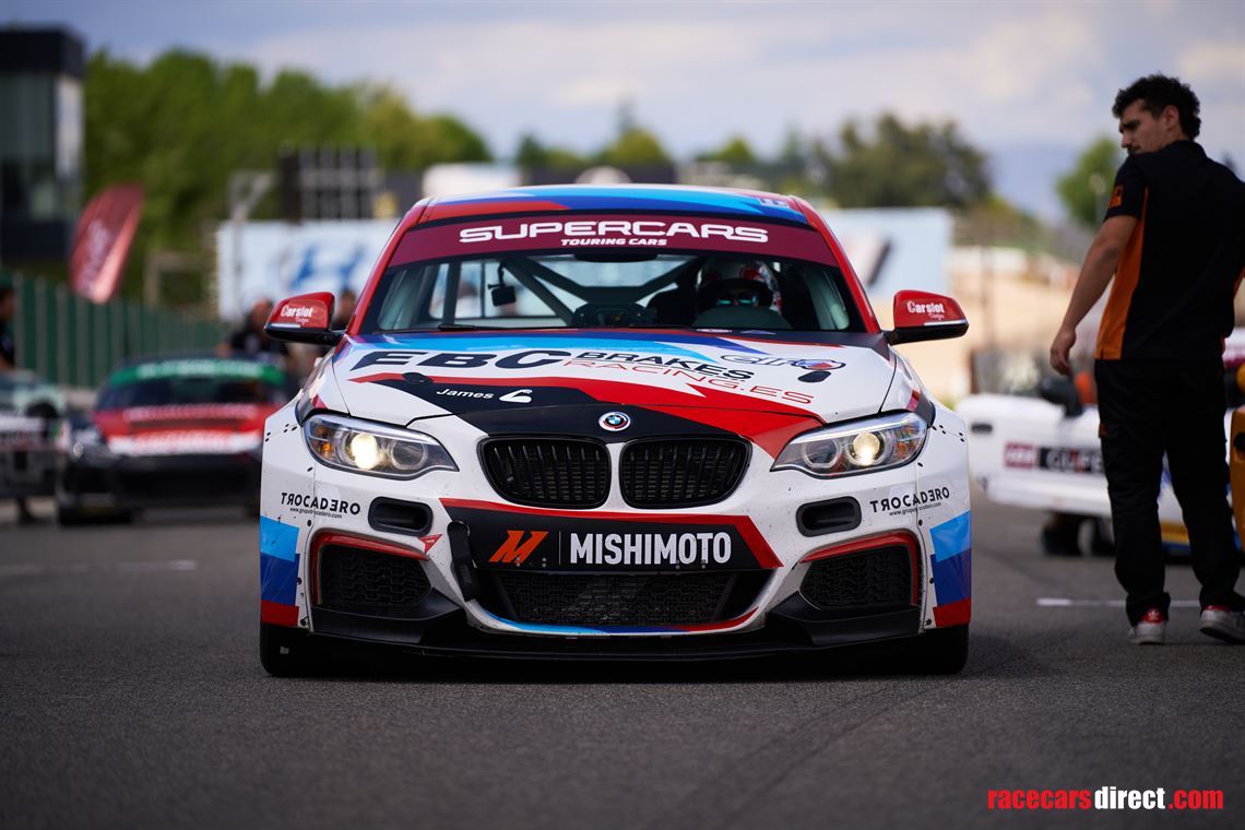 bmw-m240i-racing