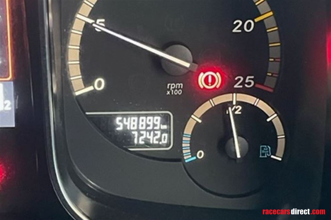 mercedes-1842-mega-space-4-x-2