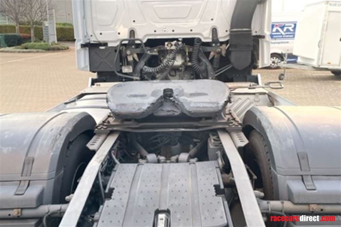 mercedes-1842-mega-space-4-x-2