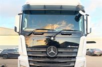 mercedes-1842-mega-space-4-x-2