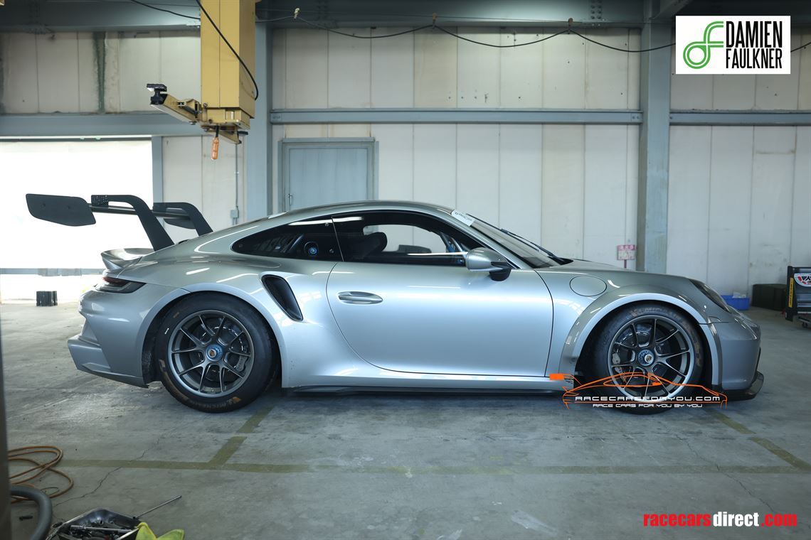 2022-porsche-992-gt3-cup-car
